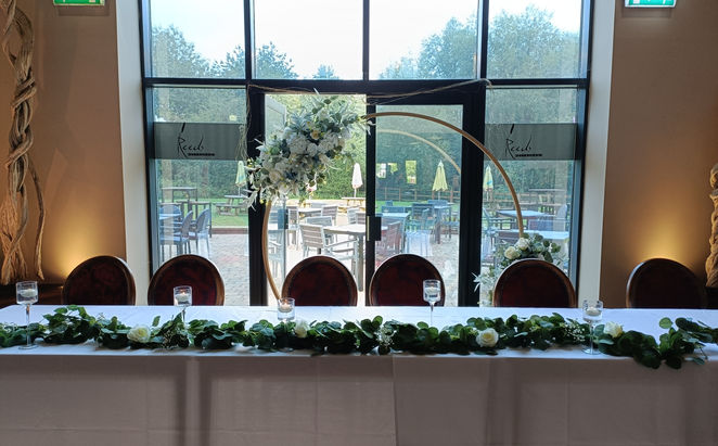 Accent Moongate In Artificial Ivory & Greenery