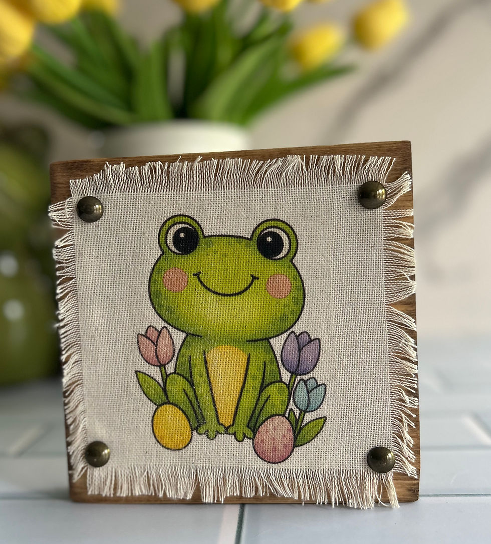 Thumbnail: Cute green frog shelf sitter