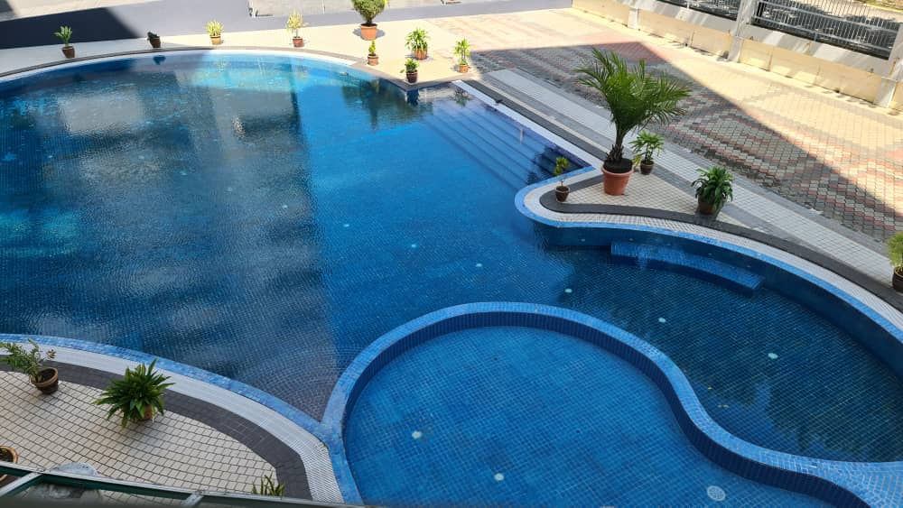 Swimming pool