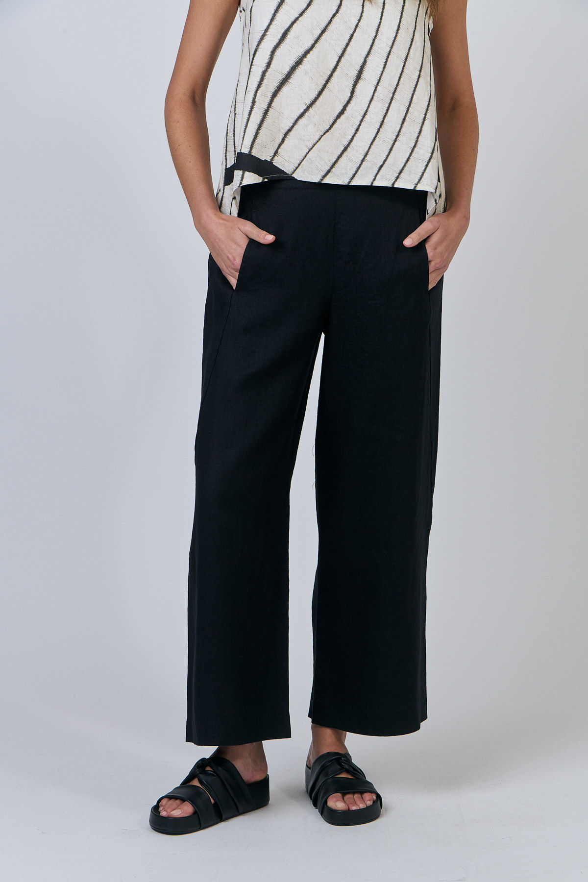 Naturals By O & J GA398 Linen Pant in black