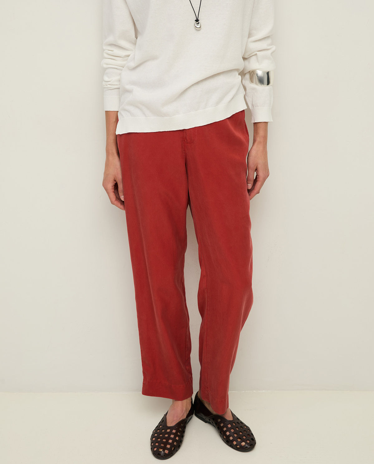 Yerse Straight Tencel Pant in dark red
