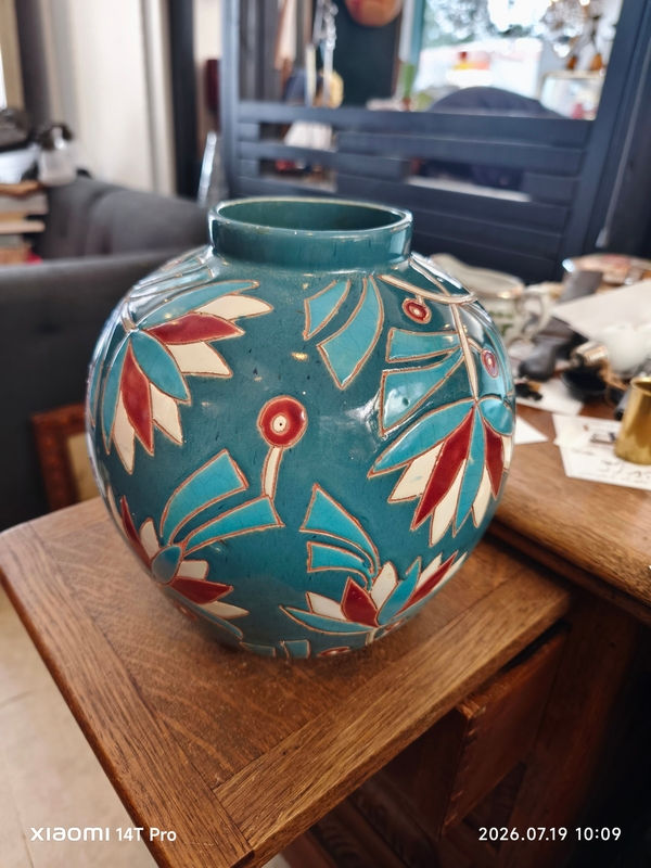 vase art deco motif les lotus en faience emaillee polychrome diametre 22 cm hauteur 22 cm