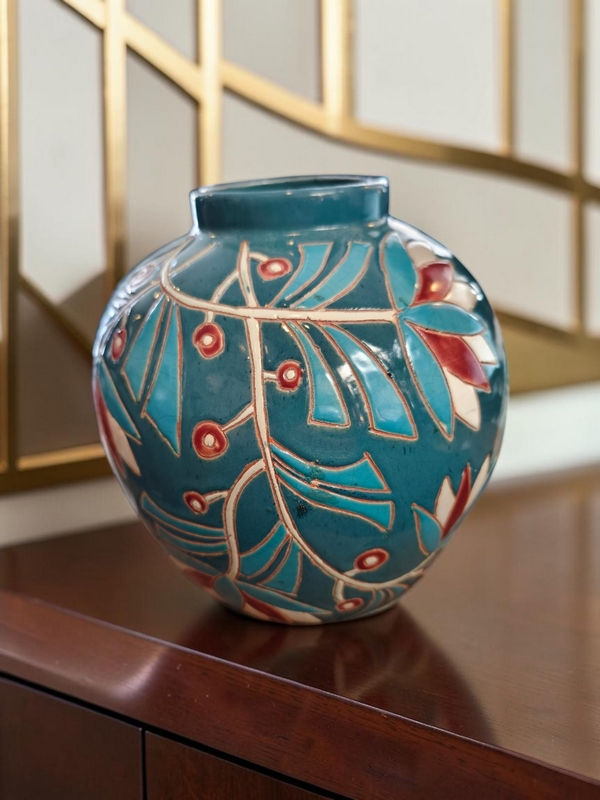 vase art deco motif les lotus en faience emaillee polychrome diametre 22 cm hauteur 22 cm
