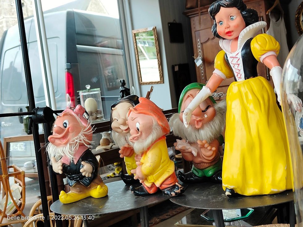 Thumbnail: personnages pouet pouet blanche neige et nains Ferrario  Famosa walt disney