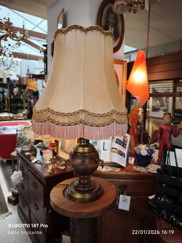 Miniatura: lampe a poser bois et laiton abat jour vessie de porc