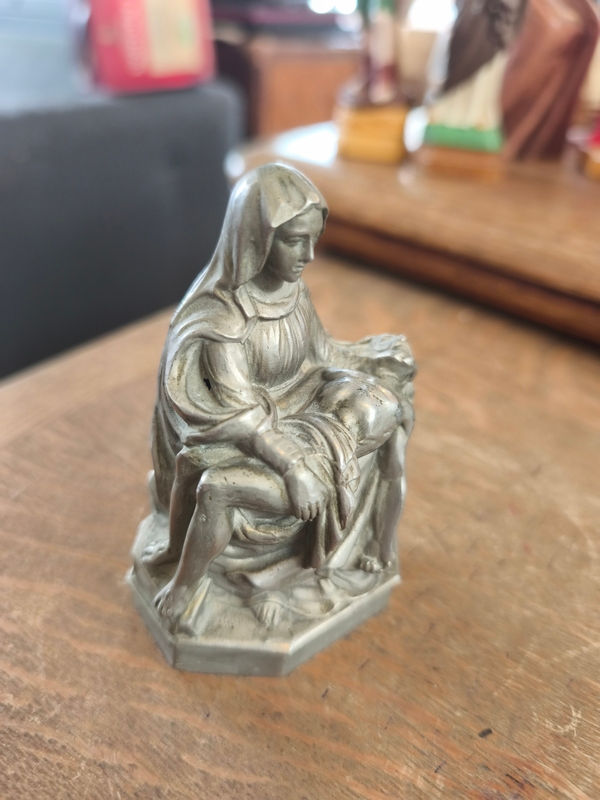 statue en regule de notre dame des ardilliers hauteur 9.5 cm