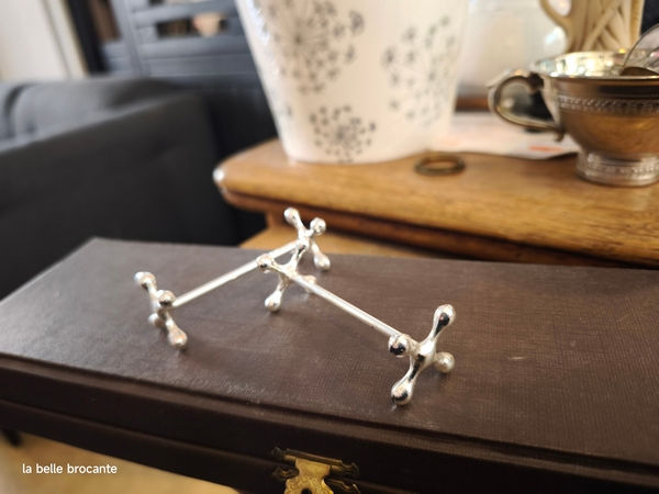 Miniature : serie de 12 porte couteau croisillons en metal argente