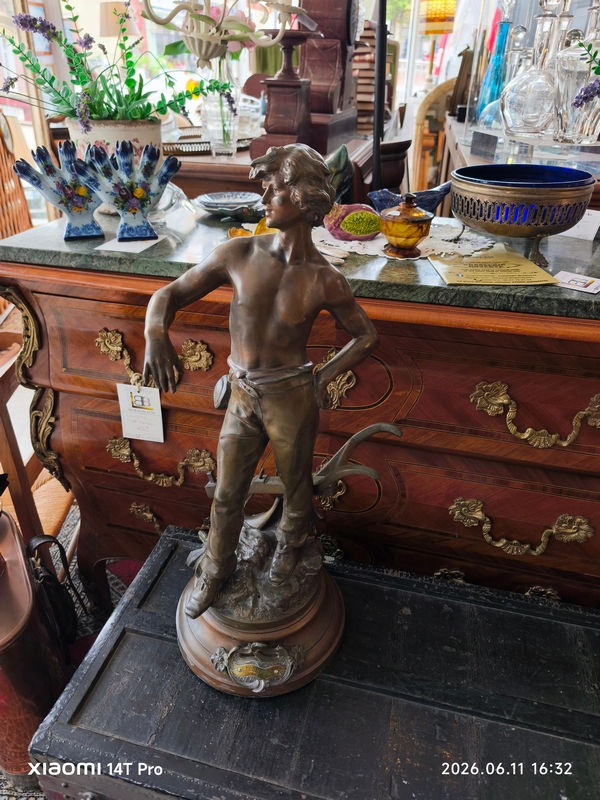 Miniature : statue en regule par auguste moreau vers 1920. le laboureur hauteur 65 cm