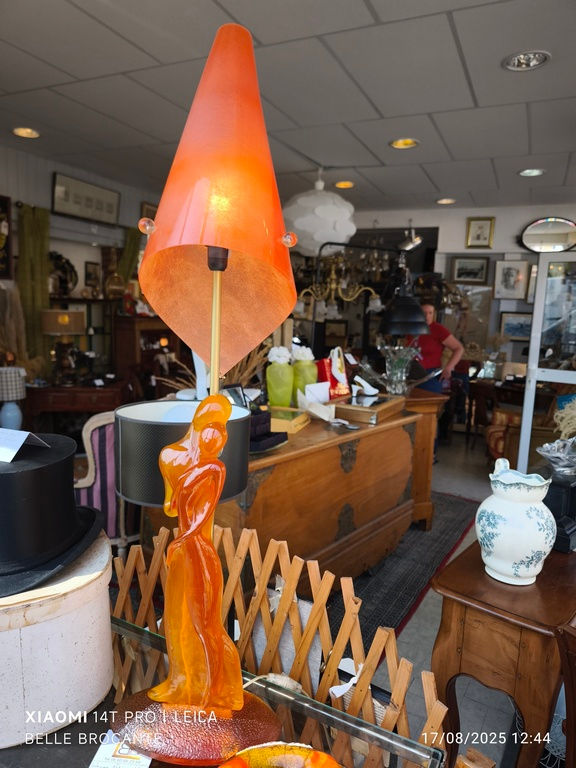 Thumbnail: grande lampe resine et verre