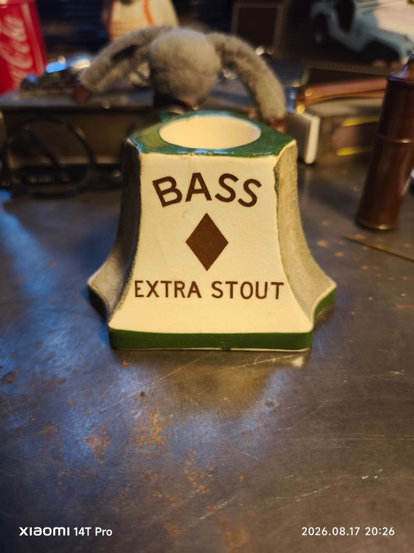 Miniature : pyrogene bass pale ale extra stout