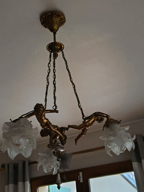suspension 3 anges en laiton globes en verre quelques eclats