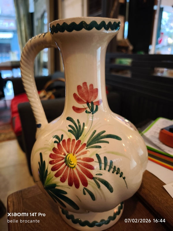 Miniature : ancienne cruche en faience a decor fleuri saint clement hauteur 31 cm