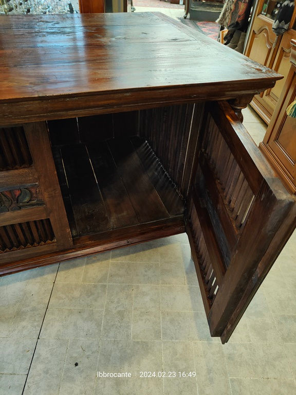 Thumbnail: buffet bas colonial 2 portes taille 107 x 80 cm hauteur 75 cm