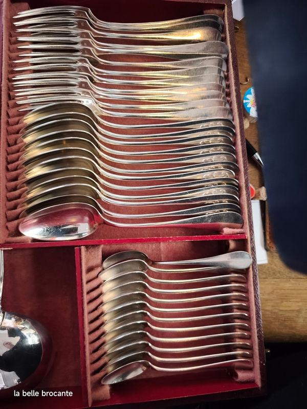 Miniature : menagere 37 pieces en metal argente de marque frenais
