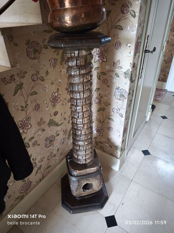 Miniature : ancienne grande vis de pressoir, vis filetée avec base et plateau supérieur