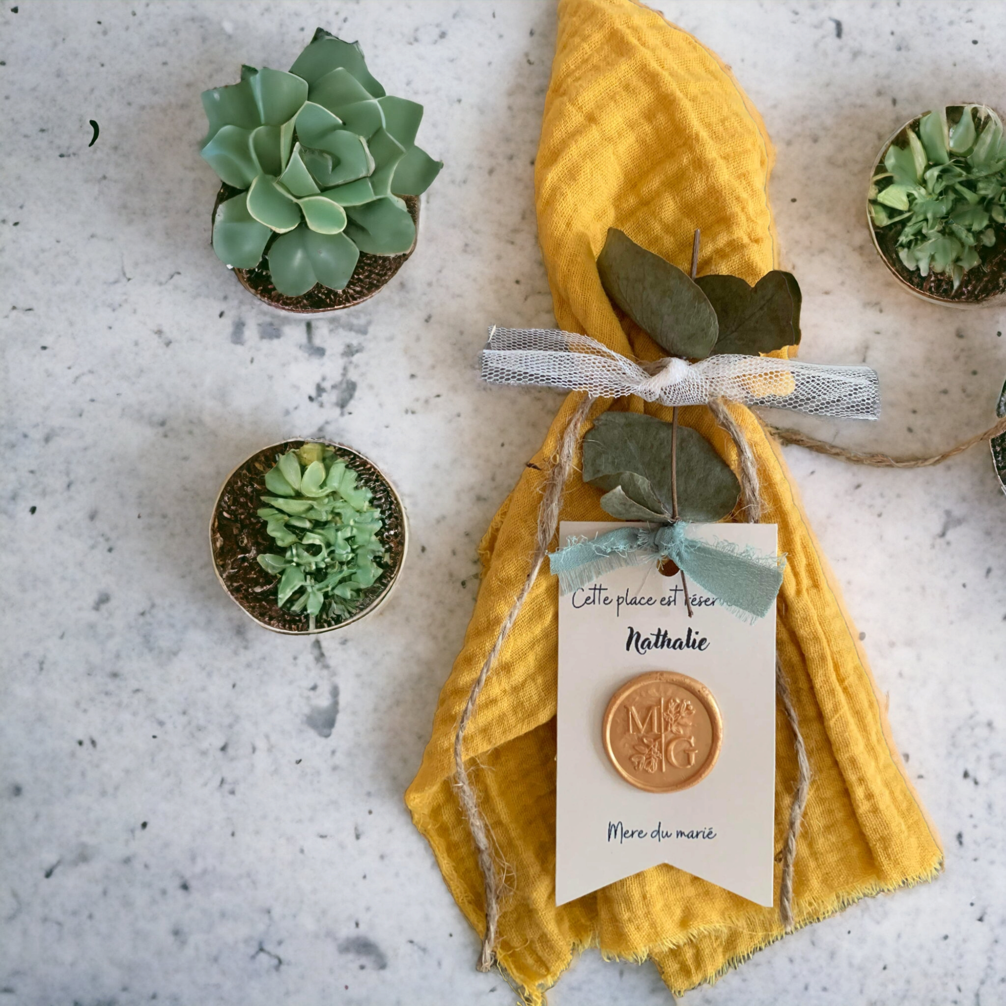 Marque-place sceau de cire et ruban mousseline