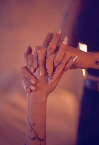 Spécialisée dans les massages et les soins énergétiques, Anastasiya vous accompagne vers un véritable mieux-être grâce à une approche douce et personnalisée.
🌿 Ses prestations :
✨ Massages bien-être
✨ Réalignement des méridiens
✨ Libération somatique à travers le massage du ventre
Accordez-vous un moment pour relâcher les tensions, retrouver votre équilibre et vous reconnecter à votre corps.
💛 Découvrez son univers en visitant son profil.