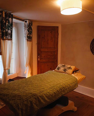 Spécialisée dans les massages et les soins énergétiques, Anastasiya vous accompagne vers un véritable mieux-être grâce à une approche douce et personnalisée.
🌿 Ses prestations :
✨ Massages bien-être
✨ Réalignement des méridiens
✨ Libération somatique à travers le massage du ventre
Accordez-vous un moment pour relâcher les tensions, retrouver votre équilibre et vous reconnecter à votre corps.
💛 Découvrez son univers en visitant son profil.