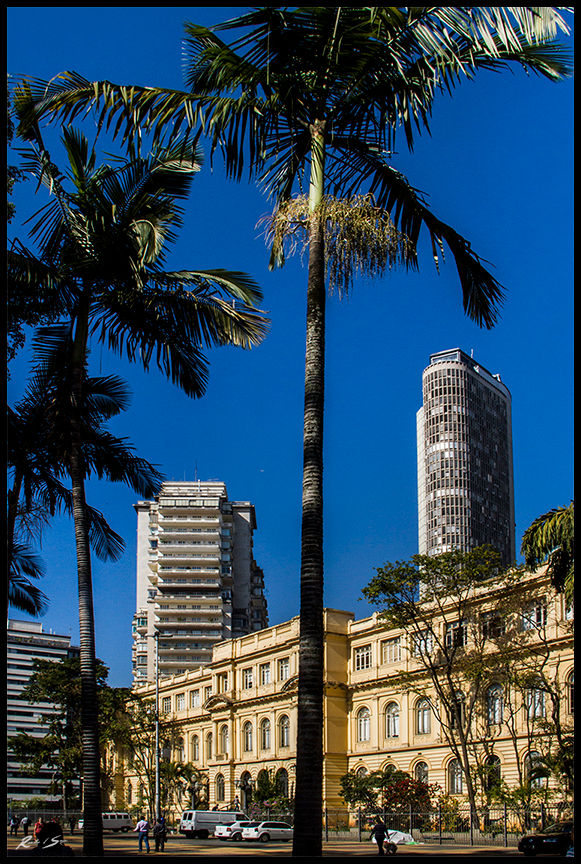 Praça da República Caetano e Itália