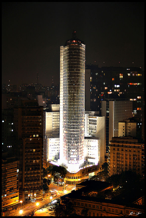 Edifício Itália Noturno
