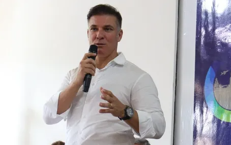 Ex-prefeito de Bagé é condenado por nomeação de ex-mulher como funcionária fantasma em posto de saúde