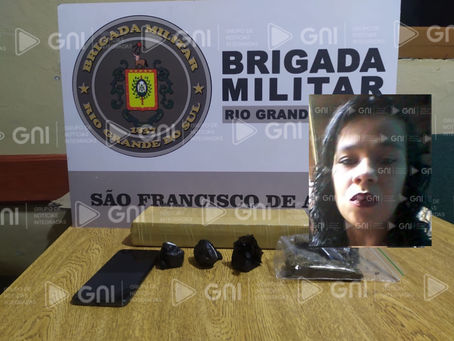 PLANTÃO: Santiaguense é presa pela BM em São Francisco de Assis com mais de 1kg de drogas