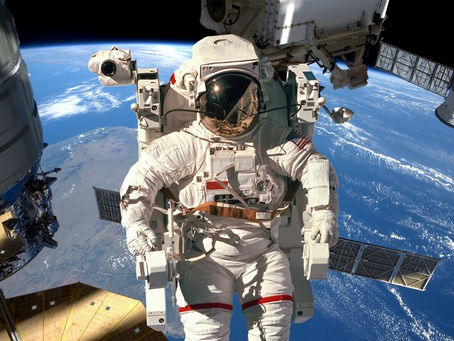 Idosa perde fortuna para golpista que dizia ser astronauta russo preso no espaço