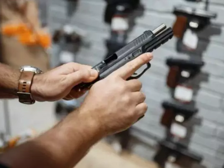 Comissão do Senado aprova projeto que autoriza militares a portarem arma fora do trabalho