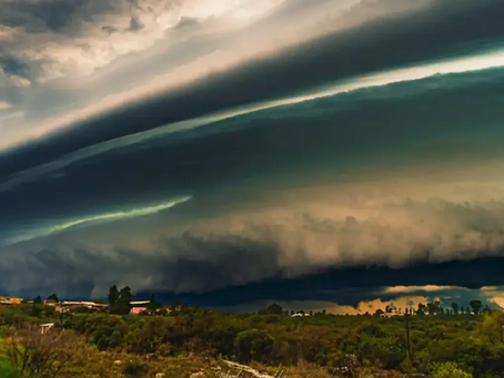 Frente fria gera risco de violentos vendavais no RS