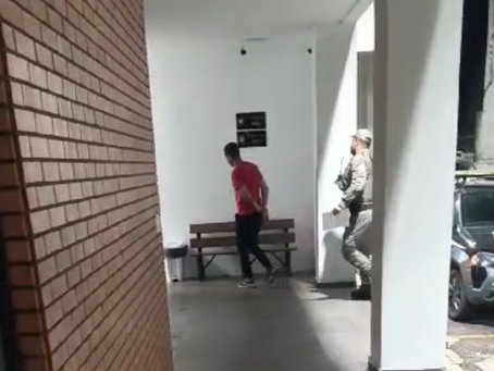 Músico é preso durante apresentação por dívida de pensão alimentícia em Santa Maria