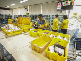 Sem socorro do Tesouro nem empréstimo de bancos, Correios podem não pagar 13.º