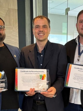 URI Santiago conquista 1º lugar no Prêmio Destaque Inovação 2025 do Governo do Estado