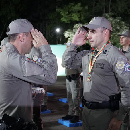 5º RPMon homenageia mais de 115 pessoas com Comenda Cel Peracchi e Diploma de Amigo da Unidade