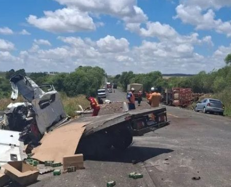 Grave acidente na BR-290 resulta em duas mortes próximo a Vila Nova do Sul