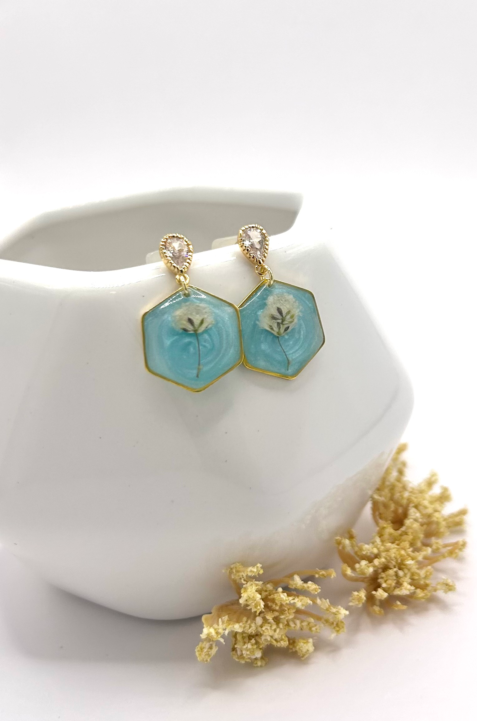 Hexagon Baby’s Breath Jewel Earrings 