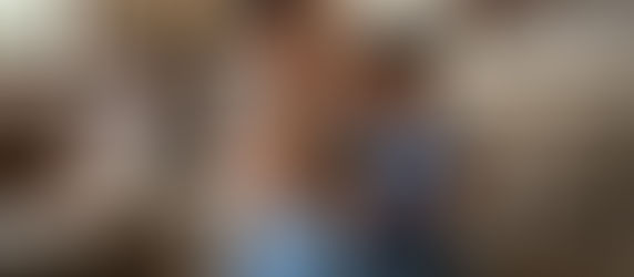 P: Mi hijo tiene febrícula hace 5 días tras neumonía, las previas solo se vieron en radiografías. ¿Debemos ir al médico ahora o esperar a la cita del lunes?