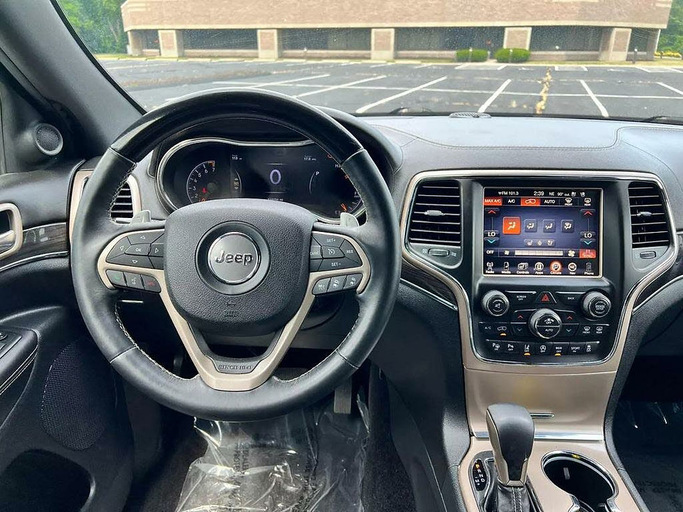 Thumbnail: 2017 Jeep Grand Cherokee Overland 4WD