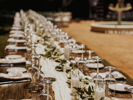 How to Create a Cozy and Elegant Wedding Theme with a Neutral and Unknown Narrative