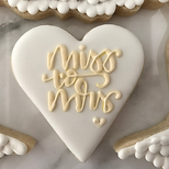 Beautiful custom cookies for your Hawaii bridal shower. Add personalized treats to your special event with expert wedding planning in Hawaii.
