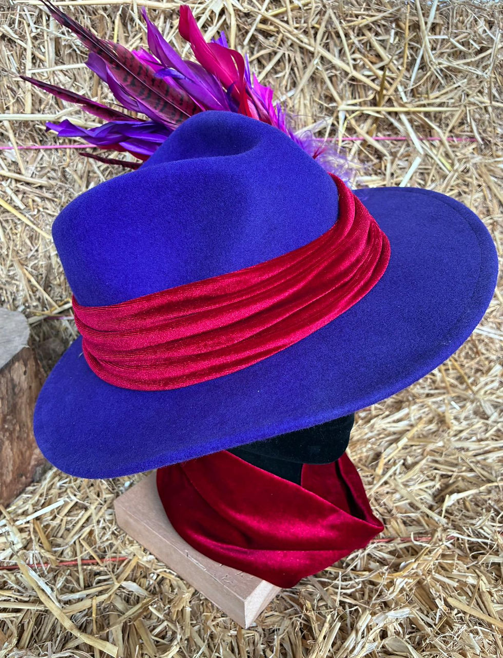 Thumbnail: Feather hat pin