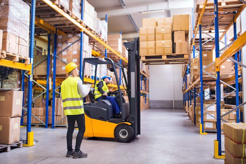 642b542c38ab4b4fcc09db54_Forklift factory-p-800.jpg
