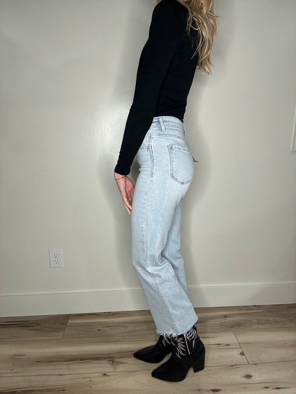 Thumbnail: Vervet Slim Wide Jeans