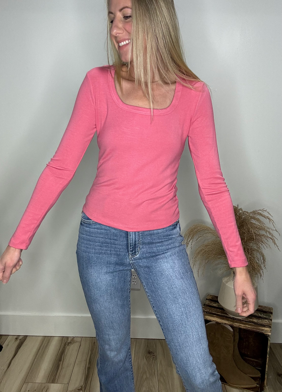 Thumbnail: BSB Basic Scoop Neck