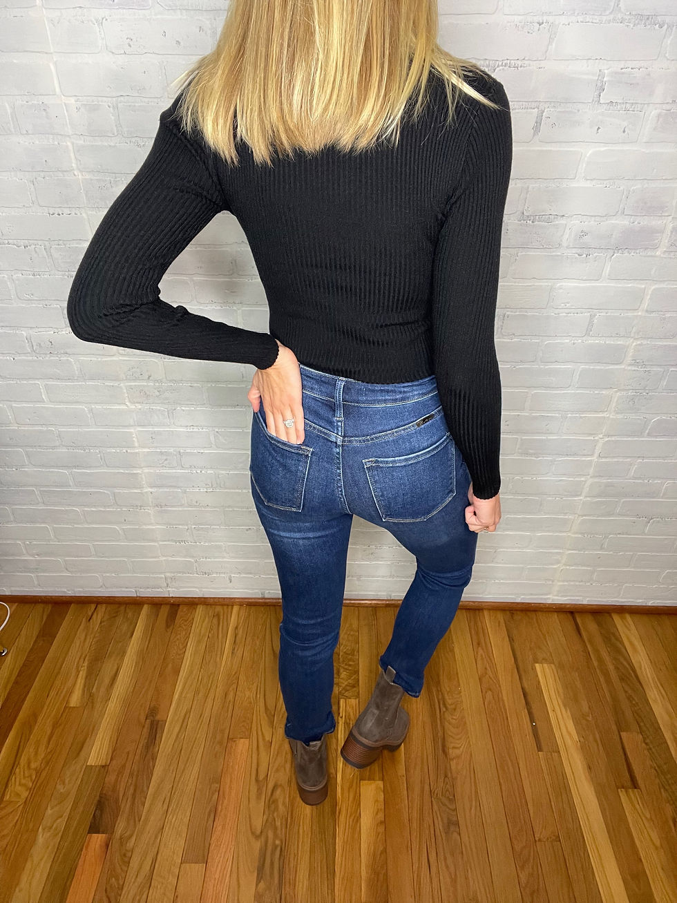 Thumbnail: High- Rise Slim Straight Dark Wash