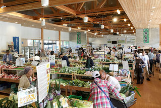 ご存知ですか。信州限定の珍しい野菜が手に入る軽井沢の市庭を・・・