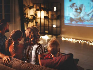 お!客室がミニシアターに!!秋の夜長は映画やライブを満喫しよう♪