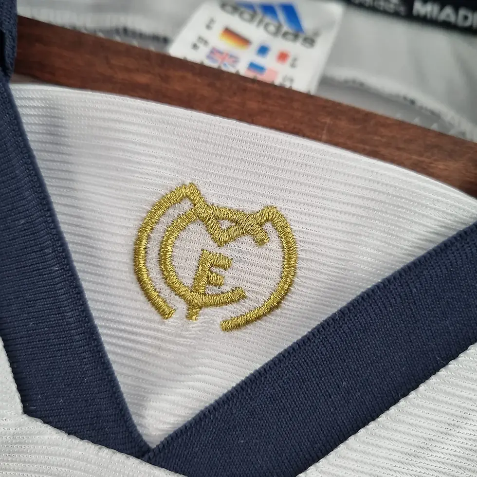 Miniatura: Real Madrid home kit 1999/01 retro version