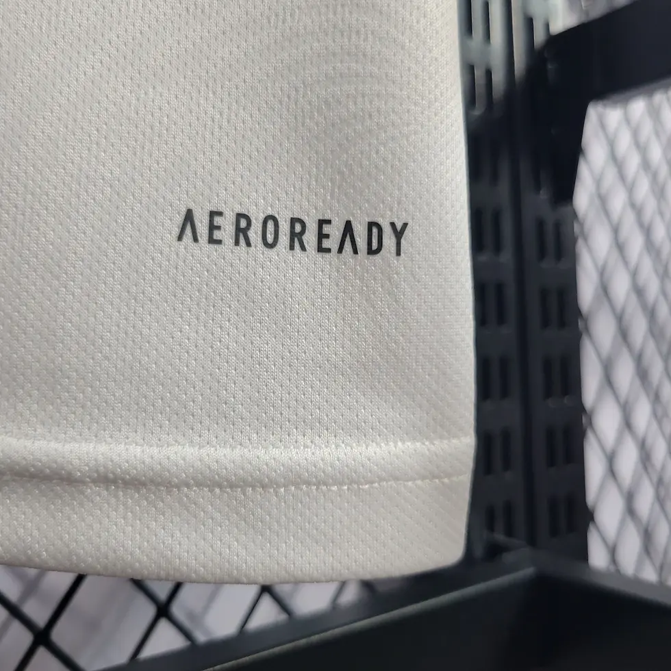 Miniatura: Real Madrid Retro home kit 21/22