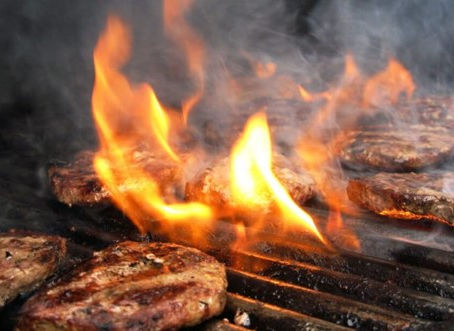 Τσικνοπέμπτη (치끄노뻼띠)