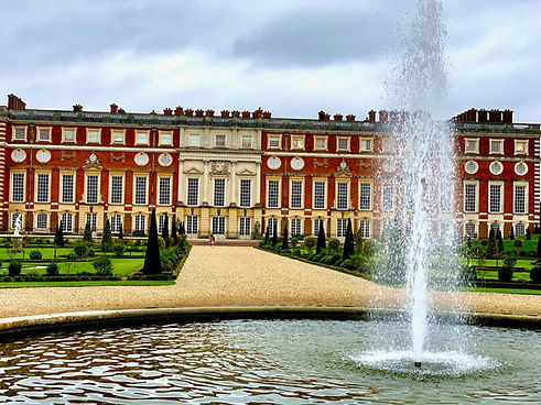 There-are-over-600-glorious-acres-of-grounds-to-explore-at-Hampton-Court-_Meetmrlondoner.j